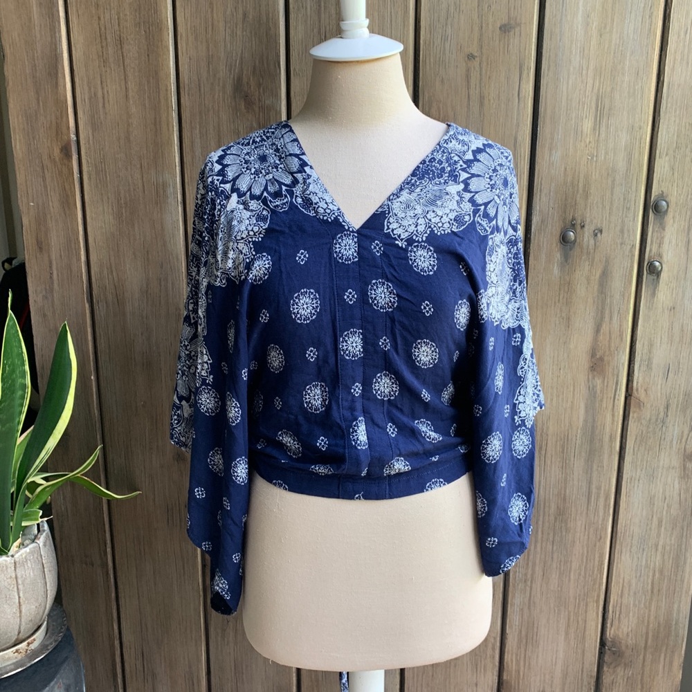 Lulus Top • - Picture 11 of 14
